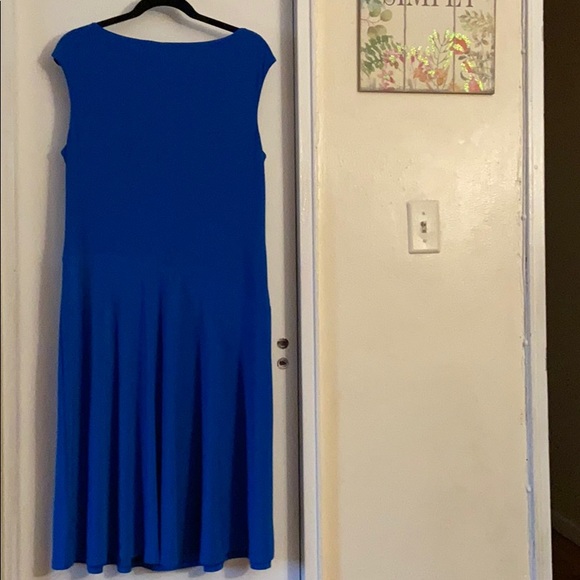 LAUREN - Short Sleeve Dress - Picture 2 of 3